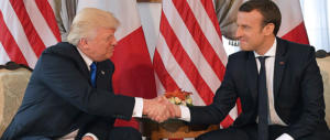 Trump accetta l’invito di Macron: «Sarà a Parigi per la festa del 14 luglio»