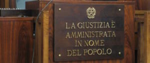 Due marocchini uccidono la vicina a bottigliate per pochi euro: alla sbarra col rito abbreviato