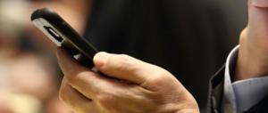 Non si rispettano né fanti né Santi: gli italiani non sanno neanche stare in Chiesa