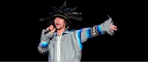 Annullati i concerti di Jamiroquai. Jay Kay ai fan: «Sto male e mi scuso…» (video)