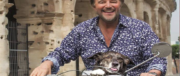 Scivolone della Raggi: spot per gli animali con De Sica in moto senza casco