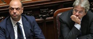 Gentiloni (e Alfano) perdono altri pezzi: si dimette il sottosegretario Cassano
