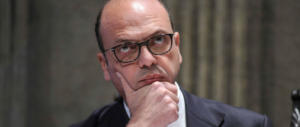 Ius soli, sinistra e “papa re” s’illudono: per Alfano la poltrona val bene una messa