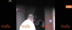Finisce la fuga di Johnny lo Zingaro: tradito dall’amore e da un materasso (video)