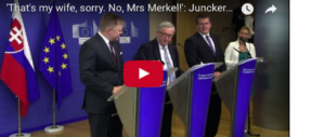 Scena comica, Juncker attacca il telefono alla moglie. Ma era la Merkel (video)