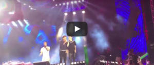 Il “volo” di Gianni Morandi: cade dal palco dove stava cantando con Rovazzi (video)