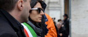 Fallimenti grillini, è un coro: “Raggi vattene, election day con le politiche”