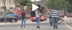 Amburgo, l’attentatore era islamista. Ma la polizia parla di turbe psichiche