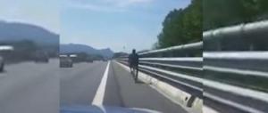 Un agente della Stradale osa criticare la Boldrini: sospeso immediatamente (VIDEO)