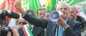 Clandestini, rivolta nel Pd: a Fiumicino il sindaco Montino dice “no” agli hotspot