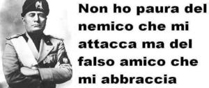 Assessore del Pd condivide su Facebook una frase di Mussolini. Poi se ne pente…