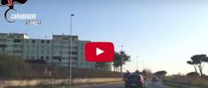Rivolta di profugi in una casa famiglia: 8 minori sequestrano il responsabile (video)