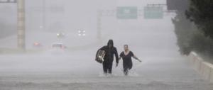 Harvey “declassato” a tempesta, ma provoca 5 morti in Texas