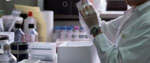 Leucemia, diventa rimborsabile il farmaco che fa “suicidare” il cancro