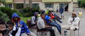Sardegna, il centrodestra ha deciso: niente soldi agli hotel che ospitano migranti