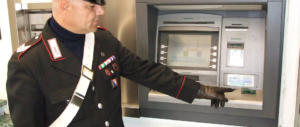 Allarme bancomat: come evitare truffe e clonazioni. I consigli dei carabinieri (VIDEO)