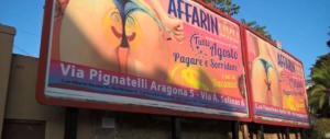 “È pubblicità sessista”. A Palermo un cartellone pubblicitario diventa caso politico