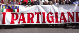 Volterra, partigiani ancora in guerra contro i fascisti: dopo Albertazzi, le spille
