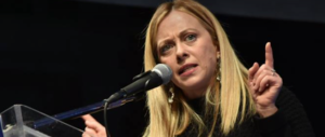 Festa della mamma abolita, l’ira di Giorgia Meloni: «Delirio M5S»