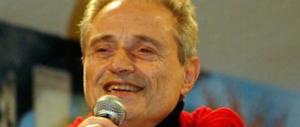 Amedeo Minghi in ospedale per un’intossicazione: saltano i concerti