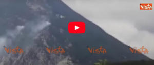 Incendi, dopo sei giorni brucia ancora il Monte Morrone. In azione i Canadair (video)