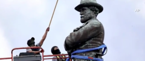 Giù i monumenti sudisti. Ma la guerra alle statue è sempre sbagliata (video)