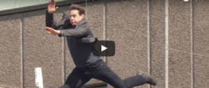 Tom Cruise si schianta: paura sul set di “Mission Impossible 6” (video)