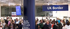 Mai così bassa la disoccupazione nel Regno Unito. Export e turismo volano