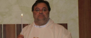 Parroco condannato per pedofilia evade dai domiciliari e sparisce