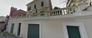 Spacciatore nigeriano sequestra in casa e picchia la compagna: arrestato