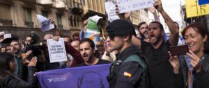 Catalogna, Rajoy vuole impedire il referendum e gioca pesante: 14 arresti
