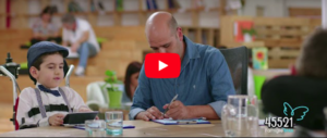 #Facciamolotutti, lo spot di Checco Zalone per aiutare i bambini affetti da Sma (Video)
