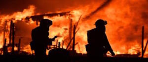 La California brucia: sale a 31 morti e 450 dispersi il bilancio degli incendi (VIDEO)
