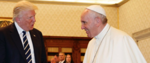 Donald Trump sorpassa il Papa su Twitter: ora è lui il leader più seguito
