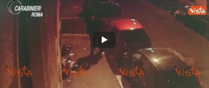 Le immagini dei romeni che rapinavano i turisti a Roma Termini (video)