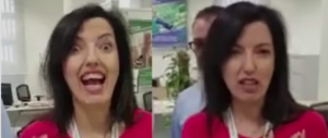 Tutti pazzi per lo spot di Intesa San Paolo: è marketing o gaffe? (video)