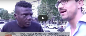 L’arrogante spacciatore africano: «Io vende erba, Italia sporco…» (video)