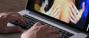 Truffe social, con falsi profili sexy estorce 1500 € a “seduttore” online: smascherato