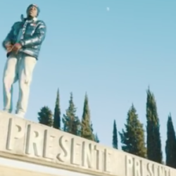 Oltraggio a Redipuglia: il rapper balla sulle tombe dei caduti. È vilipendio (video)