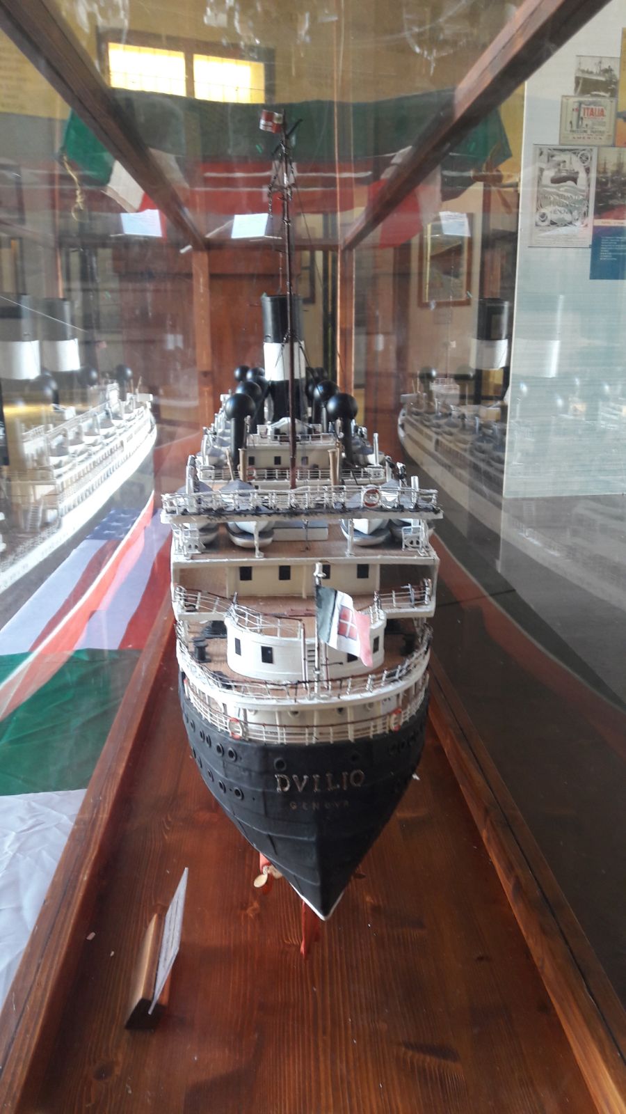 Il modello della nave Duilio che trasportò in Argentina i genitori di Papa Francesco