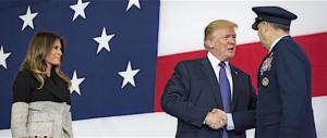 Così “il matto” Donald Trump ha dato scacco alla Ue e ai Paesi arabi