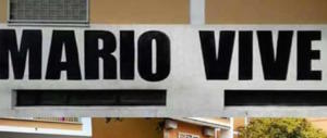 La Raggi sbianchetta il murale di Zicchieri. I morti di destra non meritano rispetto