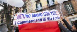 A scuola dopo l’accoltellamento. E la mamma di Arturo lancia un appello