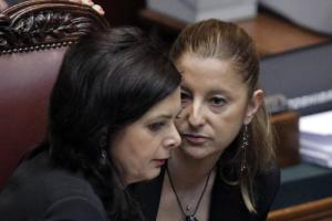 Roberta Lombardi con Laura Boldrini