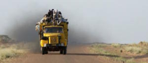 In Niger i nostri soldati rischiano la vita ma lì la Caritas aiuta i clandestini