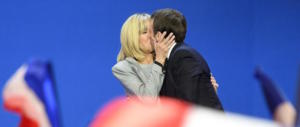 La regina dei paparazzi, amica intima di Brigitte, mette nei guai Macron