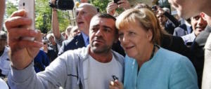 Migranti, il partito della Merkel sceglie la linea dura: «Rimpatriare i rifugiati»