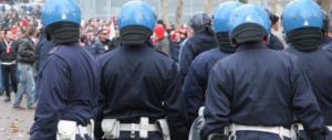 Polizia, svolta rosa nei reparti mobili: debuttano le prime donne “celerine”