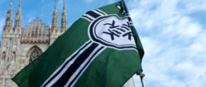 La bandiera del Kekistan sventola a Milano. Fiano e Repubblica impazziscono