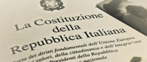 Il tradimento in politica e la mancanza del vincolo di mandato